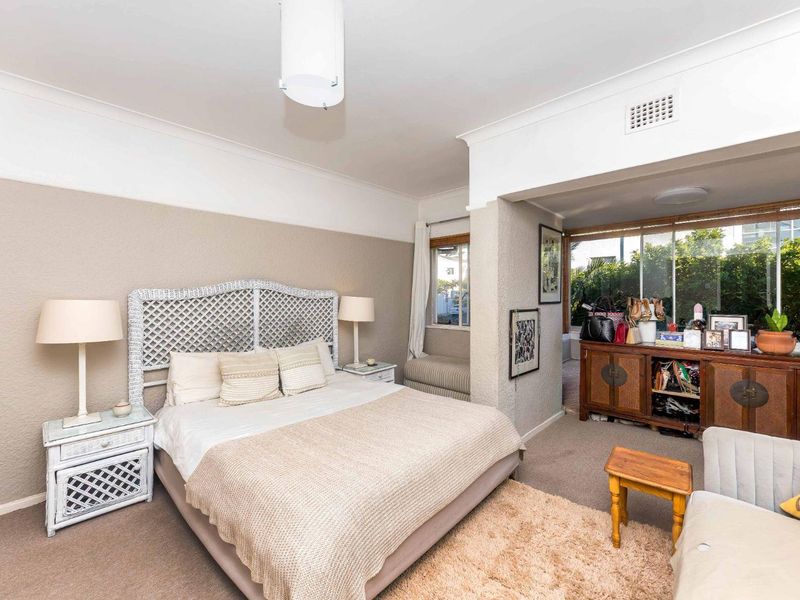 Spacious two bedroom home with leafy outlook in excellent location - Photo 5