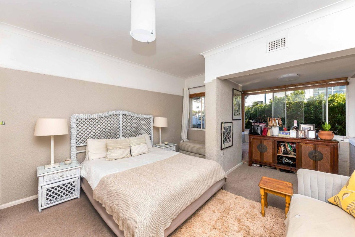 Spacious two bedroom home with leafy outlook in excellent location - Photo 5