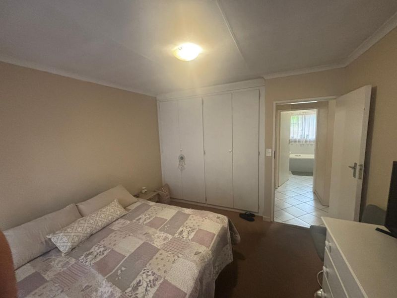 Brand-New Renovated 2-Bedroom Simplex with Private Garden & Garage | Moreleta Park - Photo 8