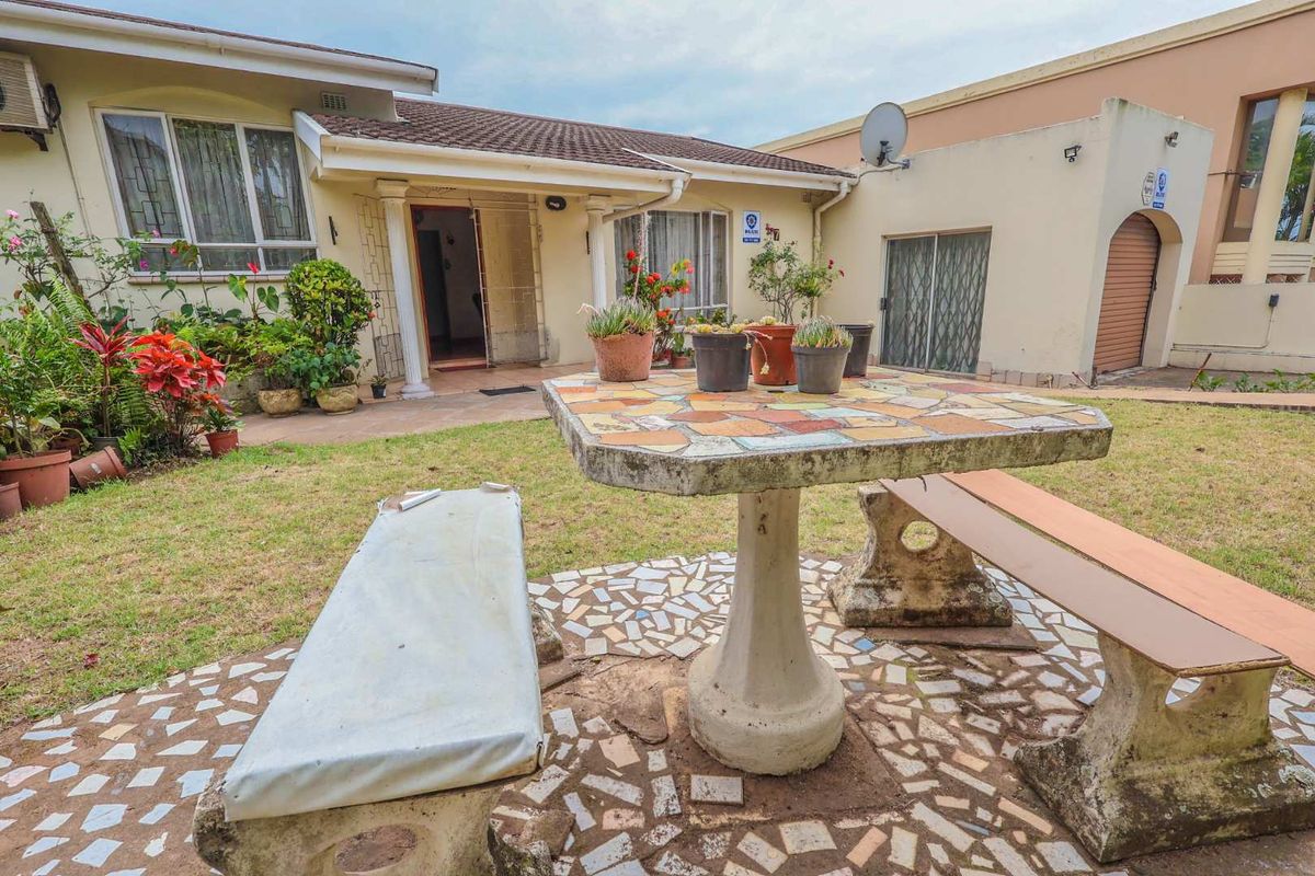 4 Bedroom Family Home in a Private Cul-de-Sac in Isipingo Hills - Photo 3