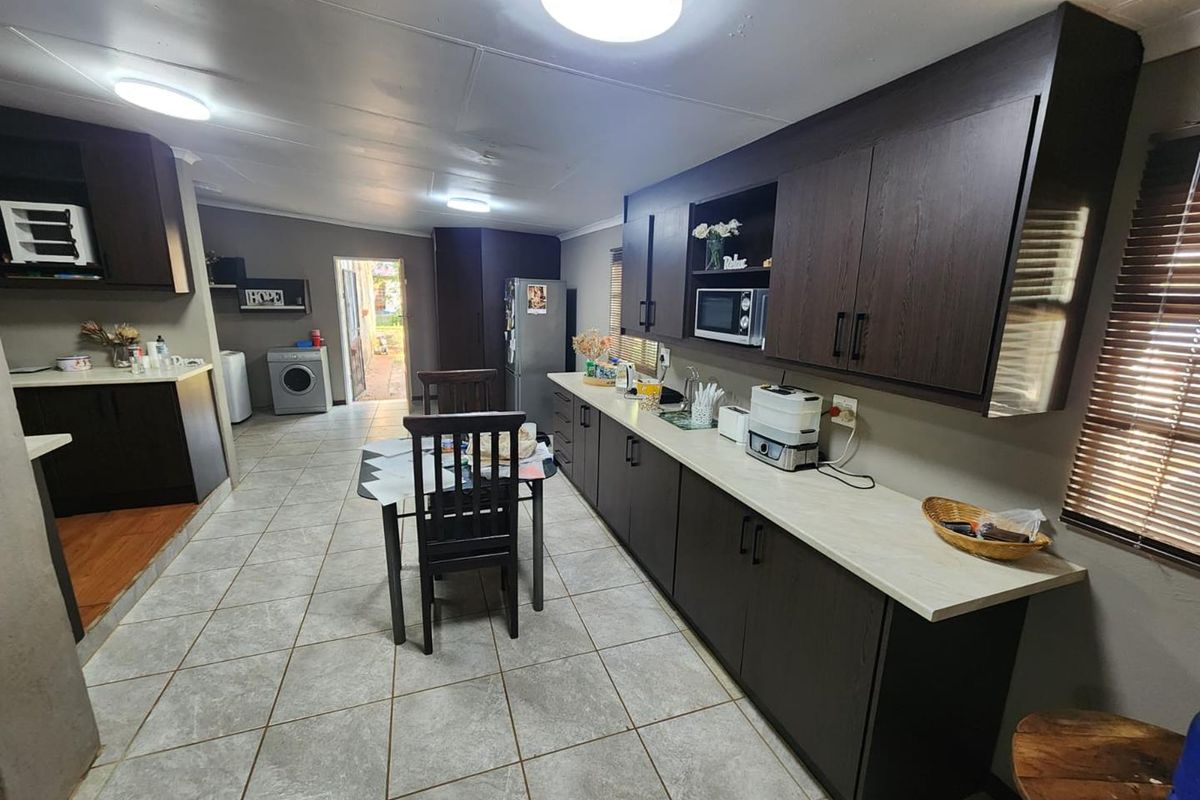 4 House Small Holding For Sale in Onderstepoort - Photo 3