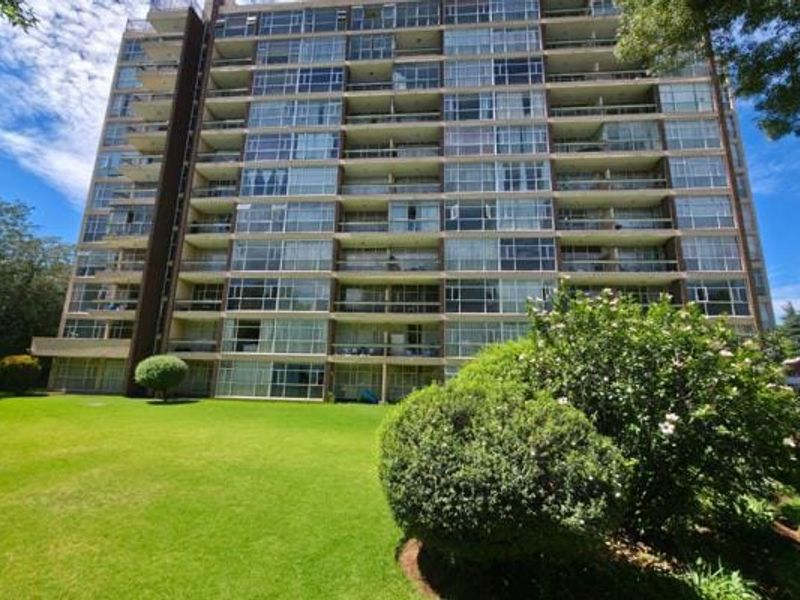 "Sophisticated Living: 2BR, 2BA Paradise with Pool Access!" - Photo 6