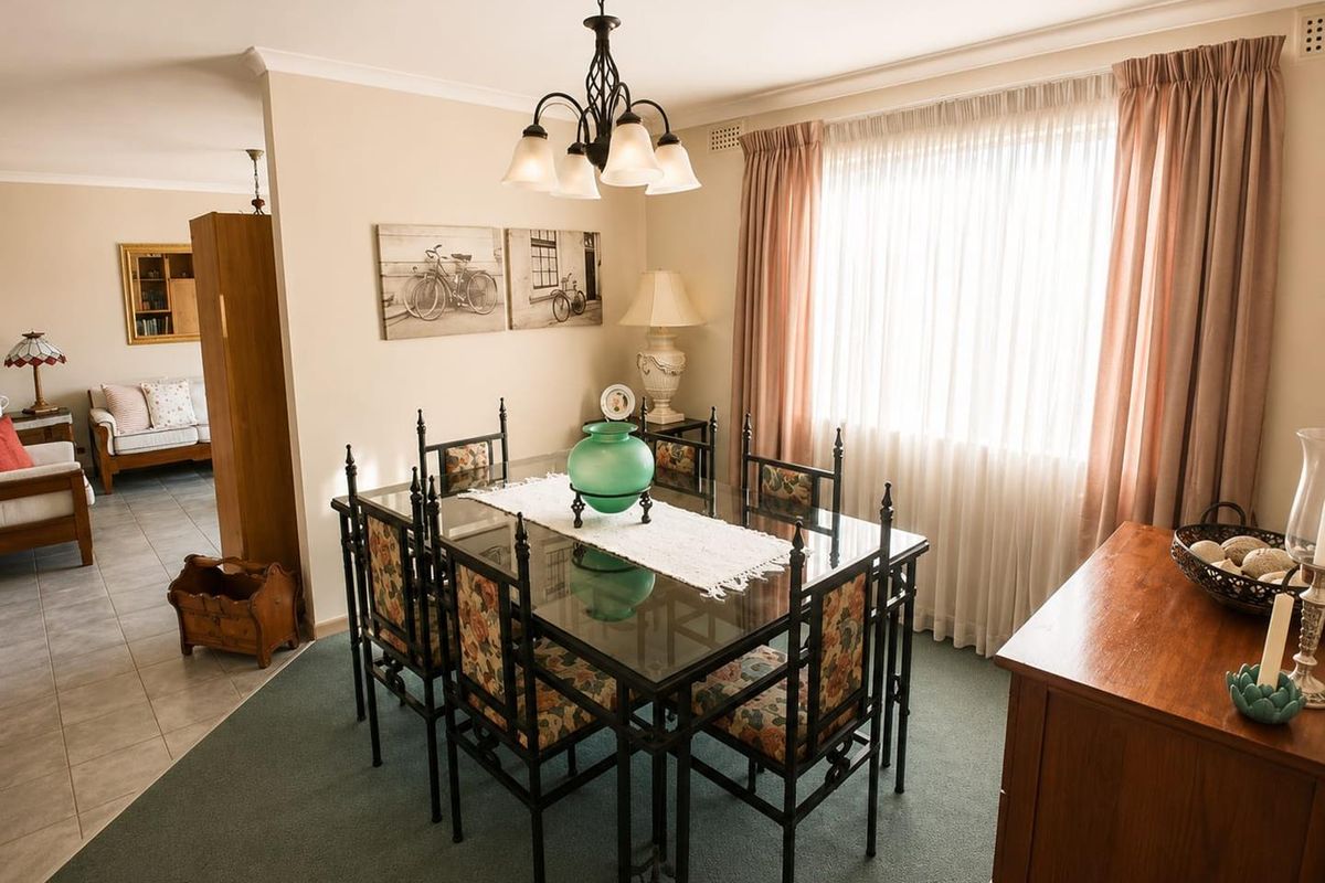 Charming 3-Bedroom Home - Photo 4