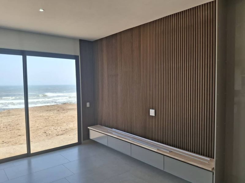 Exceptional design!!  On the beach!! - Photo 3