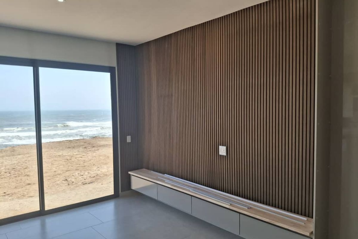 Exceptional design!!  On the beach!! - Photo 3