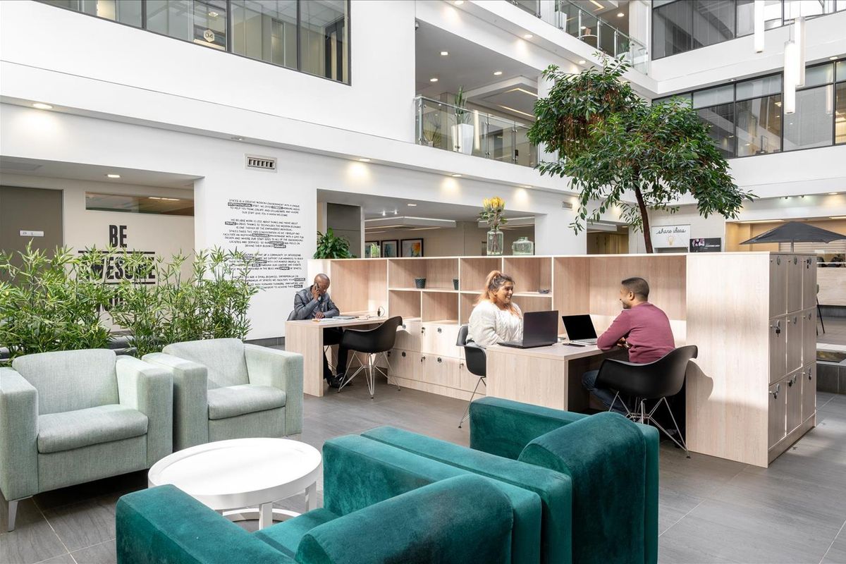 Fully serviced private office space for you and your team in Spaces Umhlanga. - Photo 4