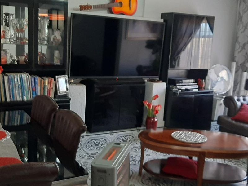 2 Bedroom House for sale in Pimville - Photo 9