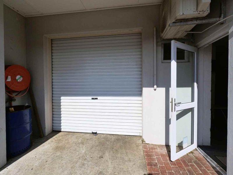 Warehouse with offices For Sale - Milnerton - Montague Gardens - Photo 2