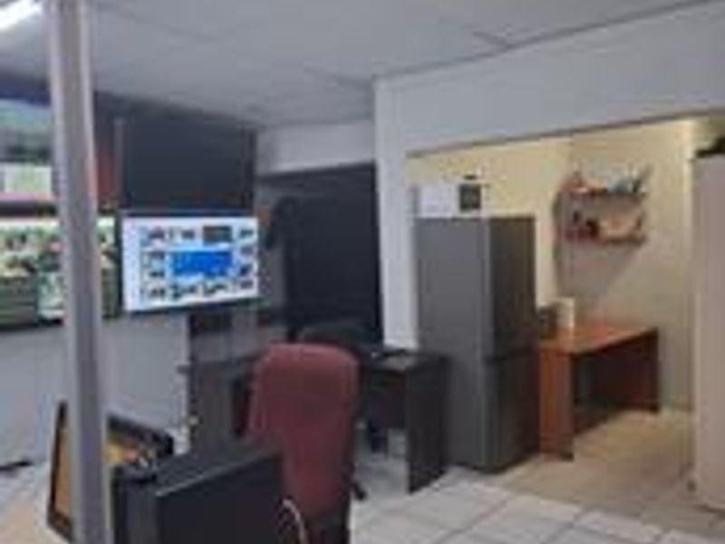 Commercial Property in Windhoek West - Photo 5