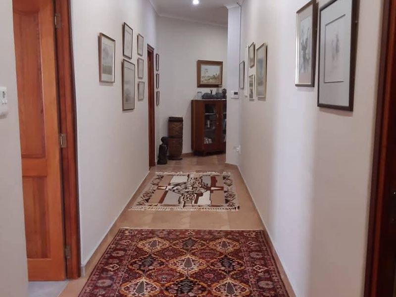 Lovely property with surrounded landscaped gardens and spacious verandas, situated in the outskirts of Omaruru, bordering the Omaruru River. - Photo 8