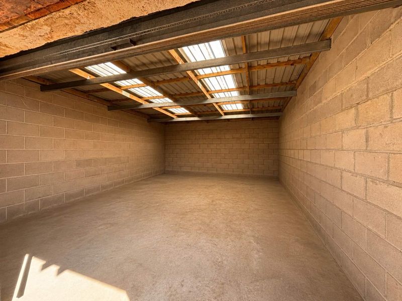 Retail Shop To Let – 56m2 Rustic Space in Prime Botha’s Hill Location - Photo 2