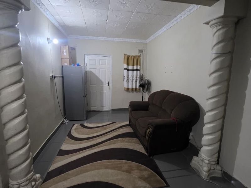 2 Bedroom House for Rent in Moorton - Photo 5