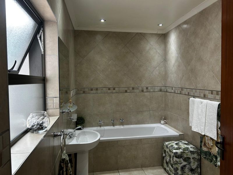 17 Hectares of Space, Luxury, and Nature – Don’t Miss Out! - Photo 3