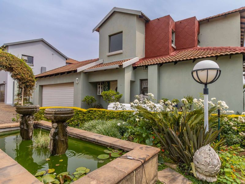 Stylish 4 bedroom family home in secure estate in Pinehaven - Photo 2
