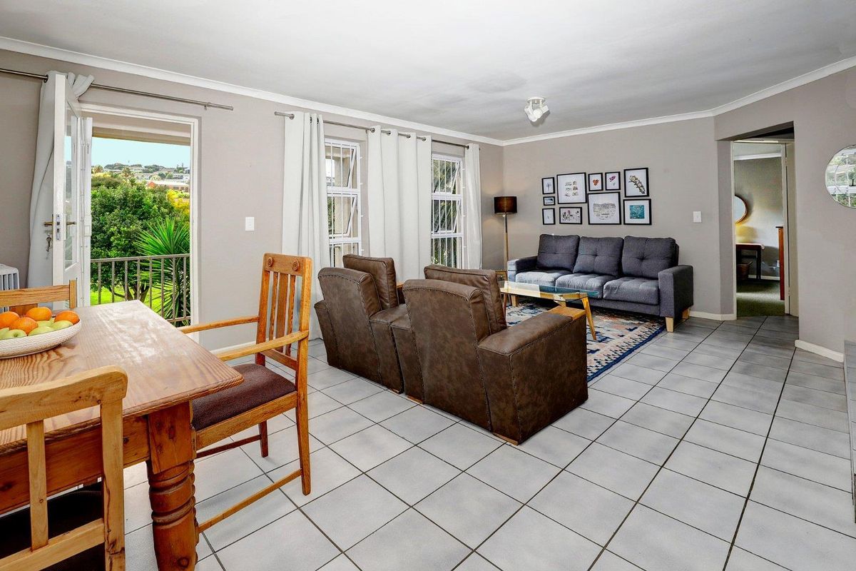 Spacious & Secure Two-Bedroom Apartment in Loevenstein - Photo 2