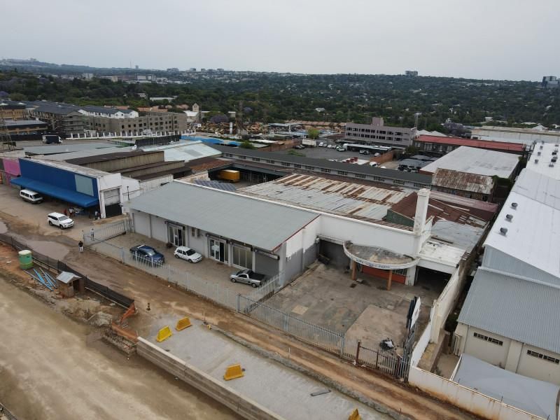 PRIME LOCATION COMMERCIAL IN SANDTON WYNBERG - Photo 8
