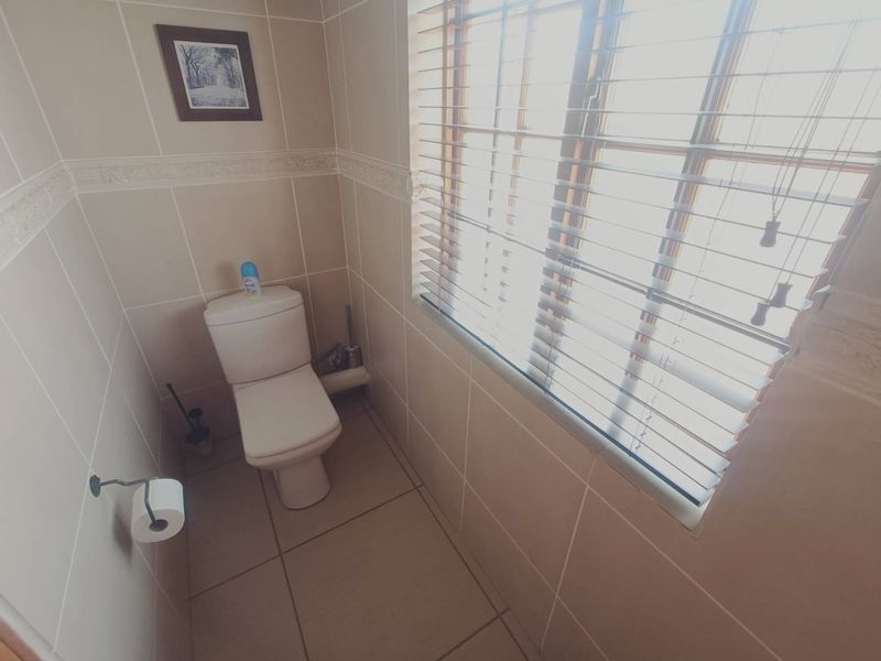 BEAUTIFUL MODERN FAMILY HOUSE FOR SALE IN DIE HOEWES!!! - Photo 9