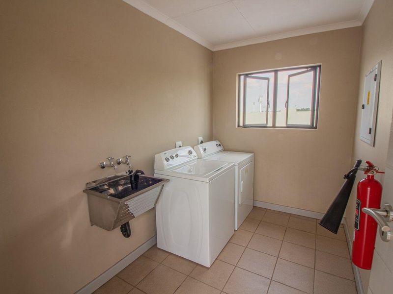 Bachelor/Studio Apartment available in Hatfield - Photo 7