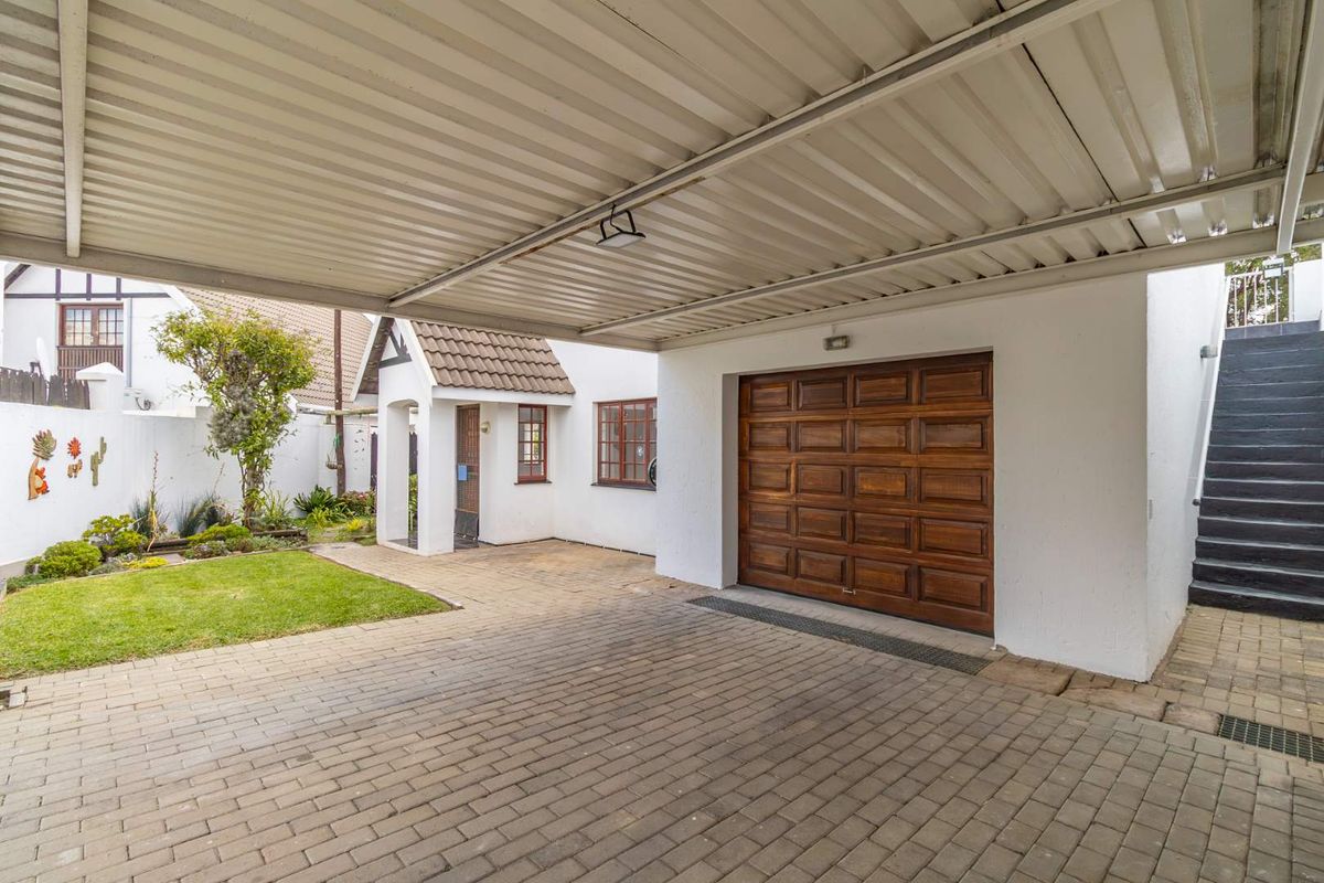 Family Living in the Heart of Midrand - Photo 2