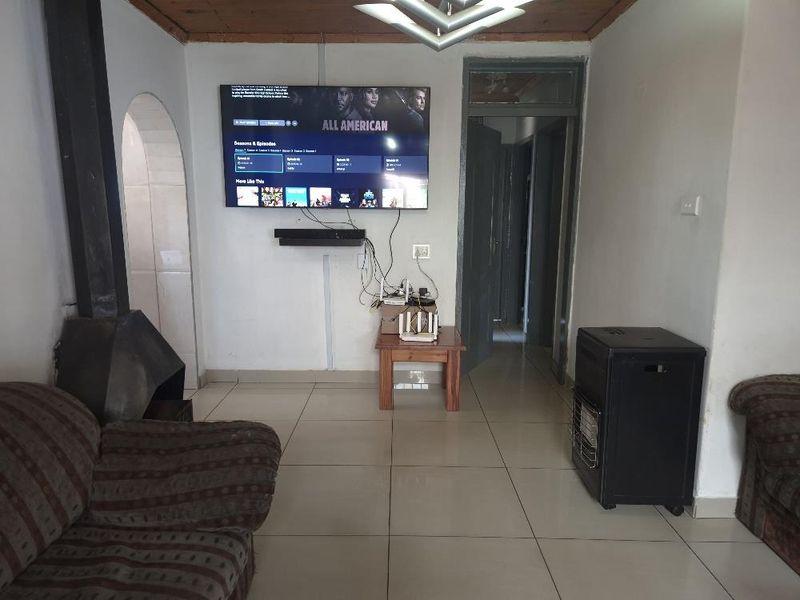 Spacious family home - Photo 8