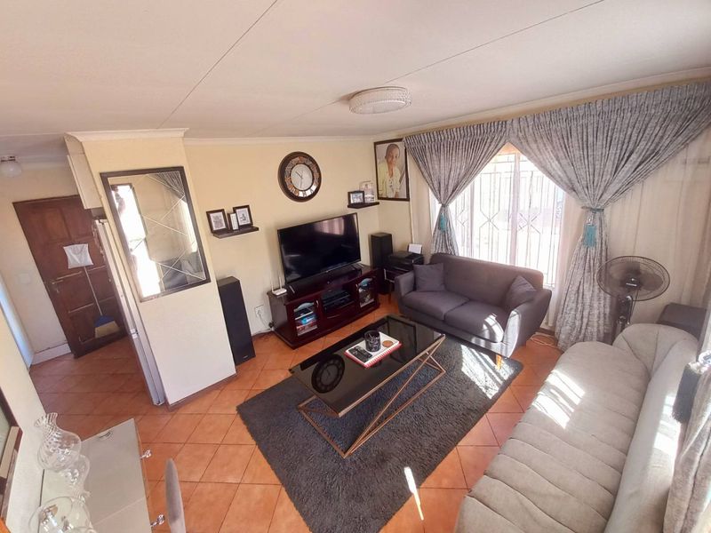 Three bedrooms house for sale - Photo 4