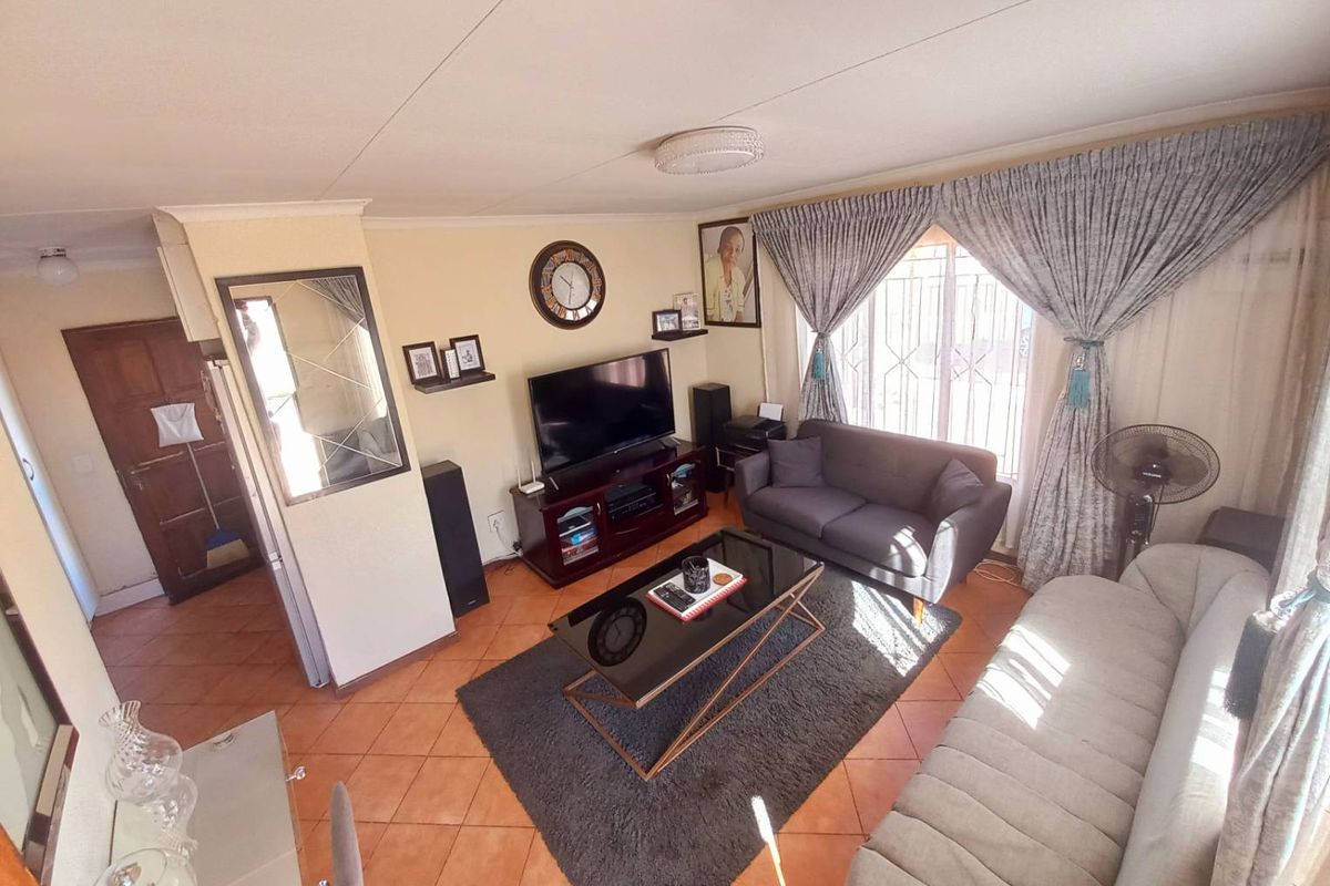 Three bedrooms house for sale - Photo 4