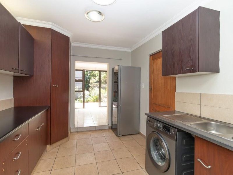 Charming garden cottage in a convenient location - Photo 5