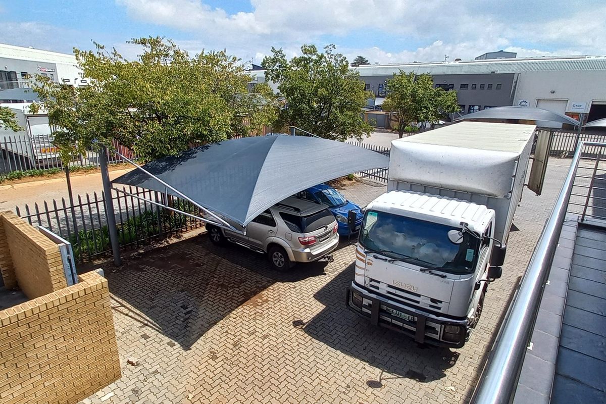 872m2 Jet Park Warehouse - Photo 2