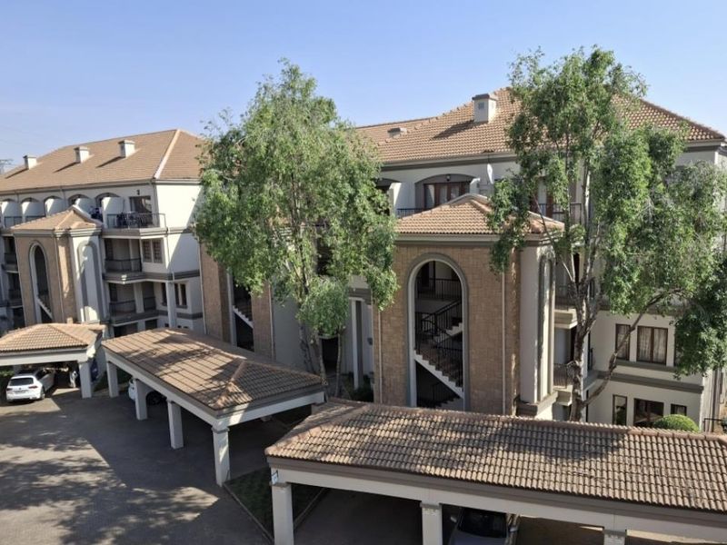 A GORGEOUS UNFURNISHED TWO BEDROOM DUPLEX - Photo 3