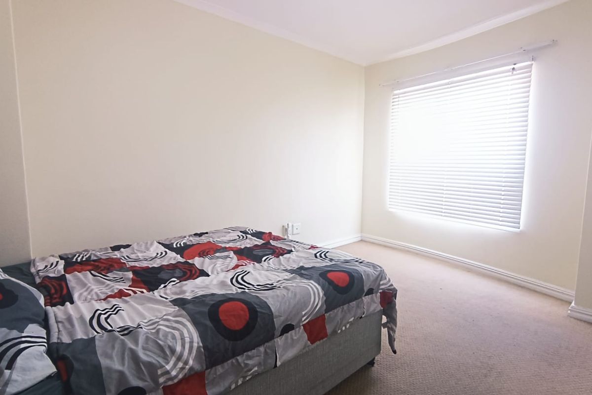 Modern Flat in Very Convenient Location - Photo 5