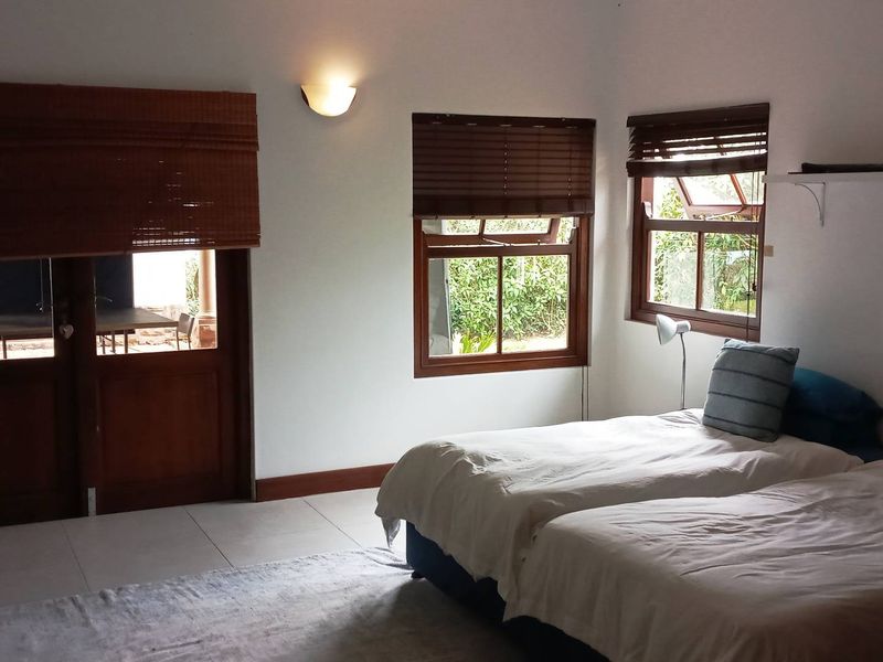 Commercial Property To Let – Large Farmhouse & House in Botha’s Hill - Photo 2