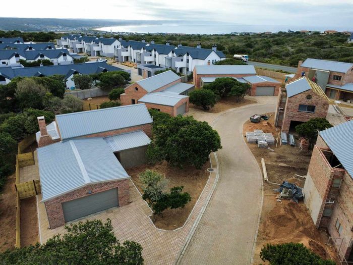 Property #2412462, Townhouse For Sale in Still Bay West