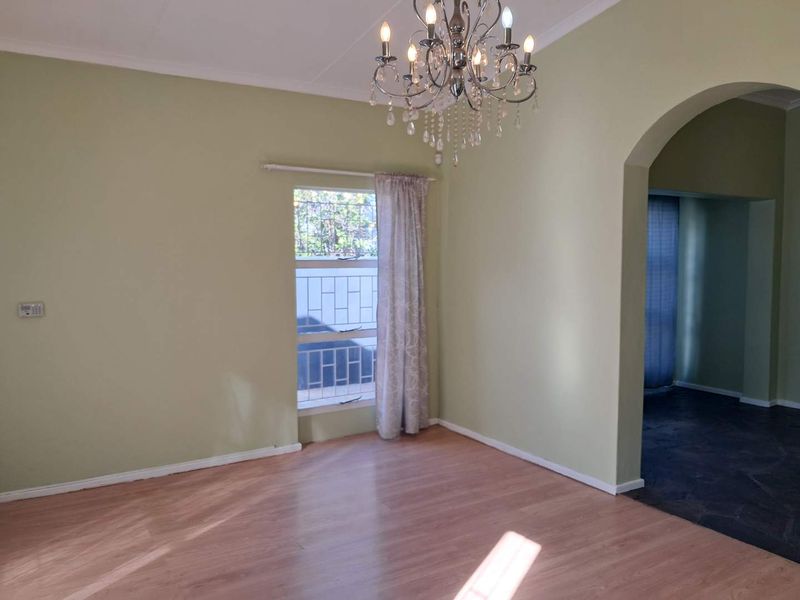 Absolute Gem in sought-after neighborhood walking distance to all amenities - Photo 5