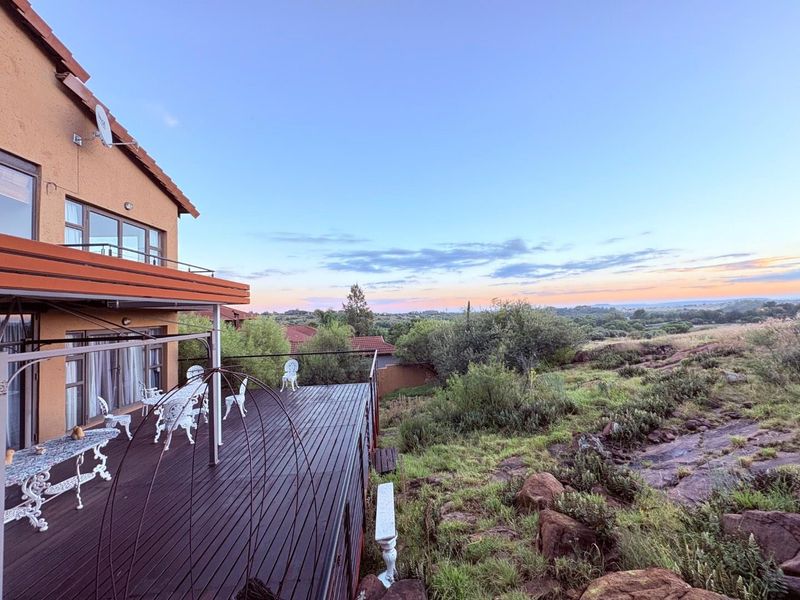 GREEN BELT LIVING  WITH BREATHTAKING VIEWS - Photo 5