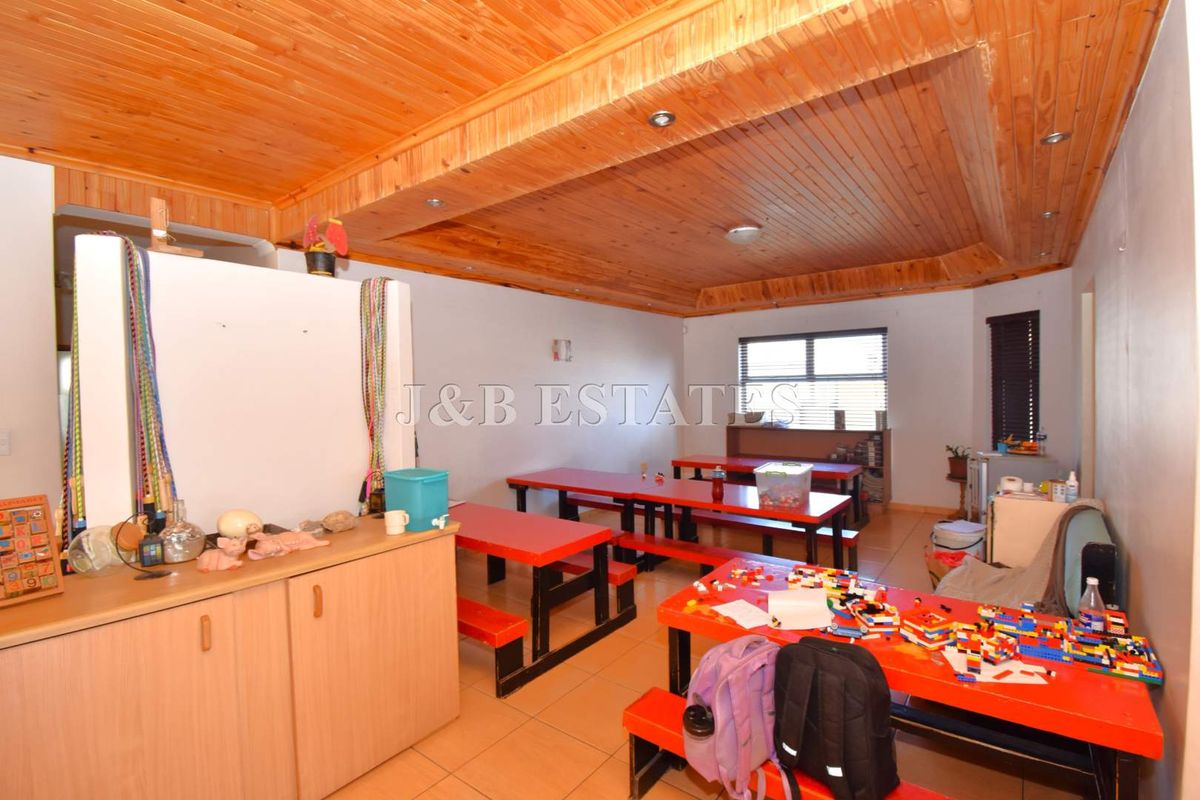 3-Bedroom House With Flatlet - Photo 2