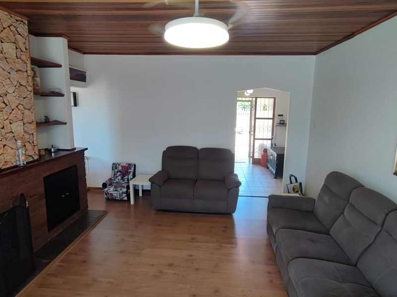 Best location in Brackenhurst! - Photo 4