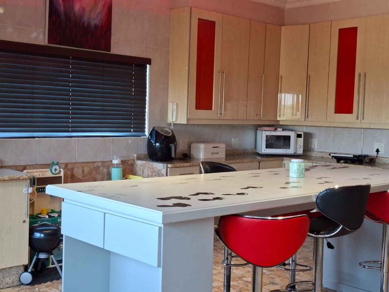 House in Bassonia has lots to offer !! - Photo 4