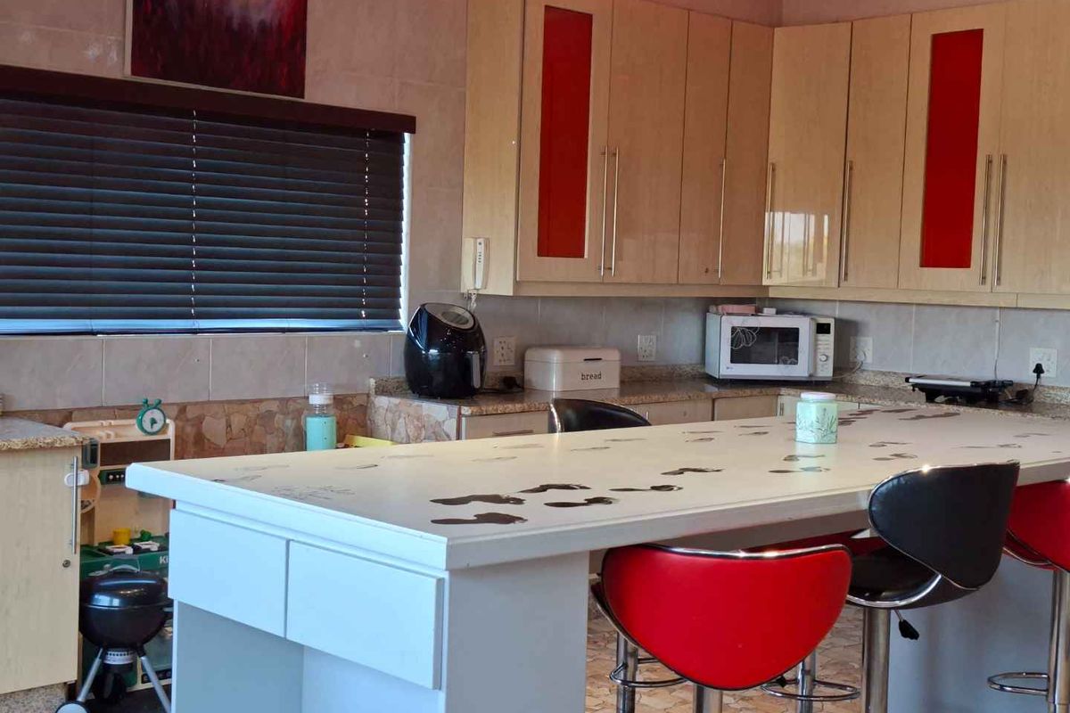 House in Bassonia has lots to offer !! - Photo 4