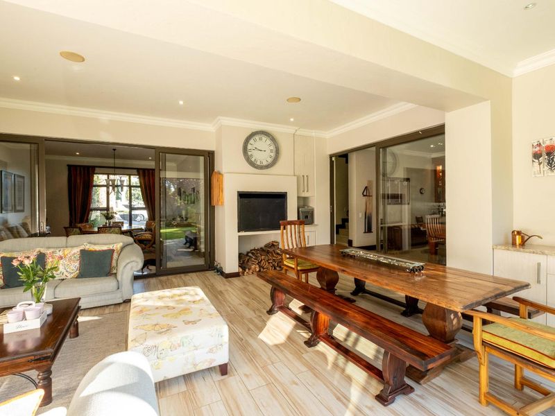 OFFERS FROM R 6 999 000 Asking R7 250 000 Magnificent cluster in Bryanston on Berkeley ave - Photo 9