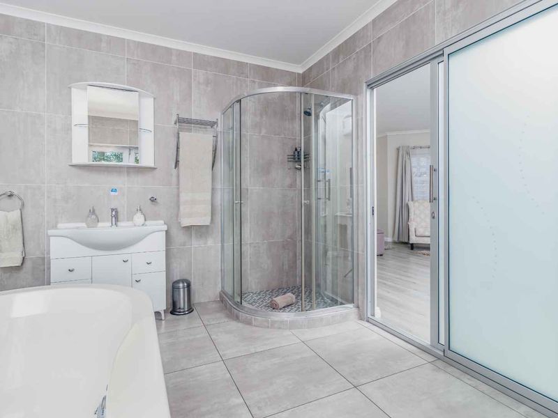 Upmarket Self Catering Tourist Venture for Sale - Photo 3