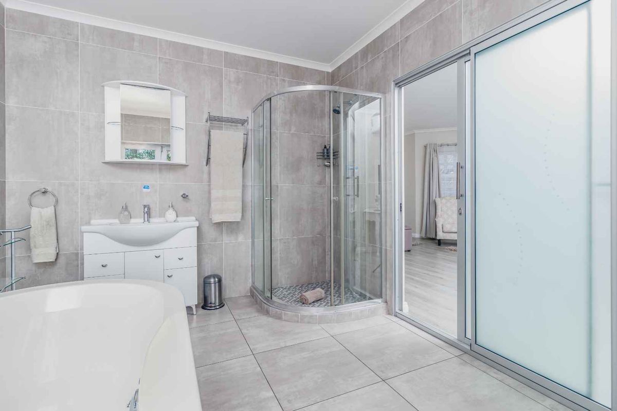 Upmarket Self Catering Tourist Venture for Sale - Photo 3