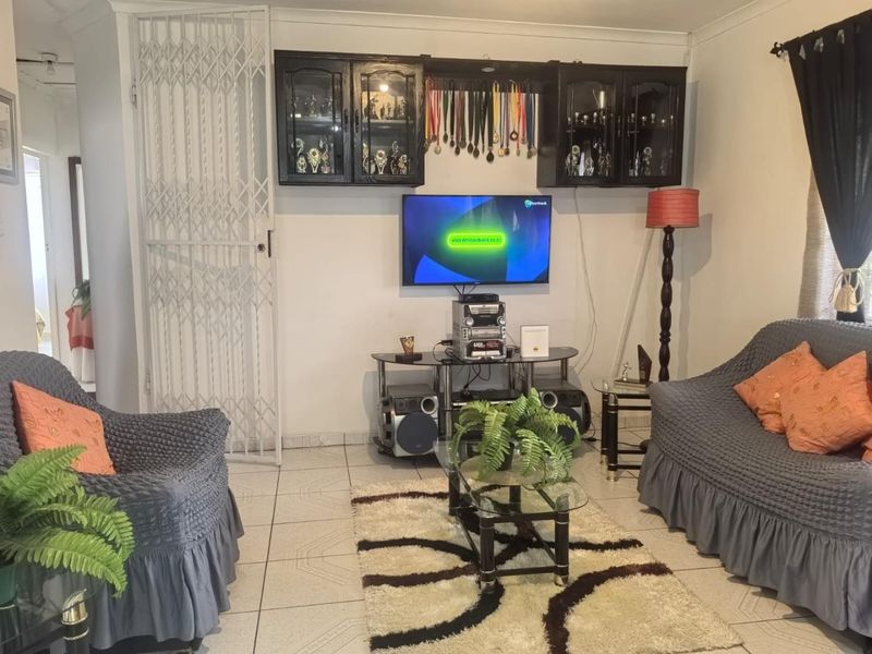 Comfortable 3-Bedroom Home in Sought-After Shallcross - Photo 4