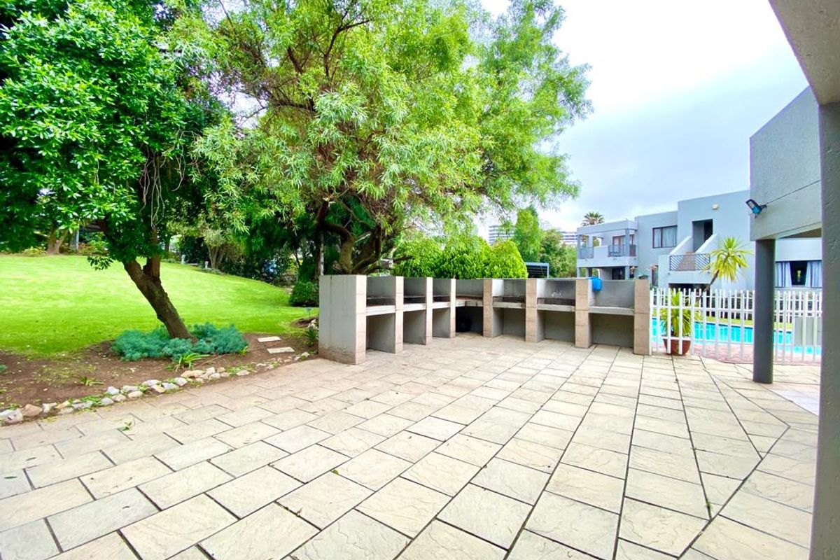MODERN ONE BED APARTMENT IN MORNINGSIDE - Photo 3