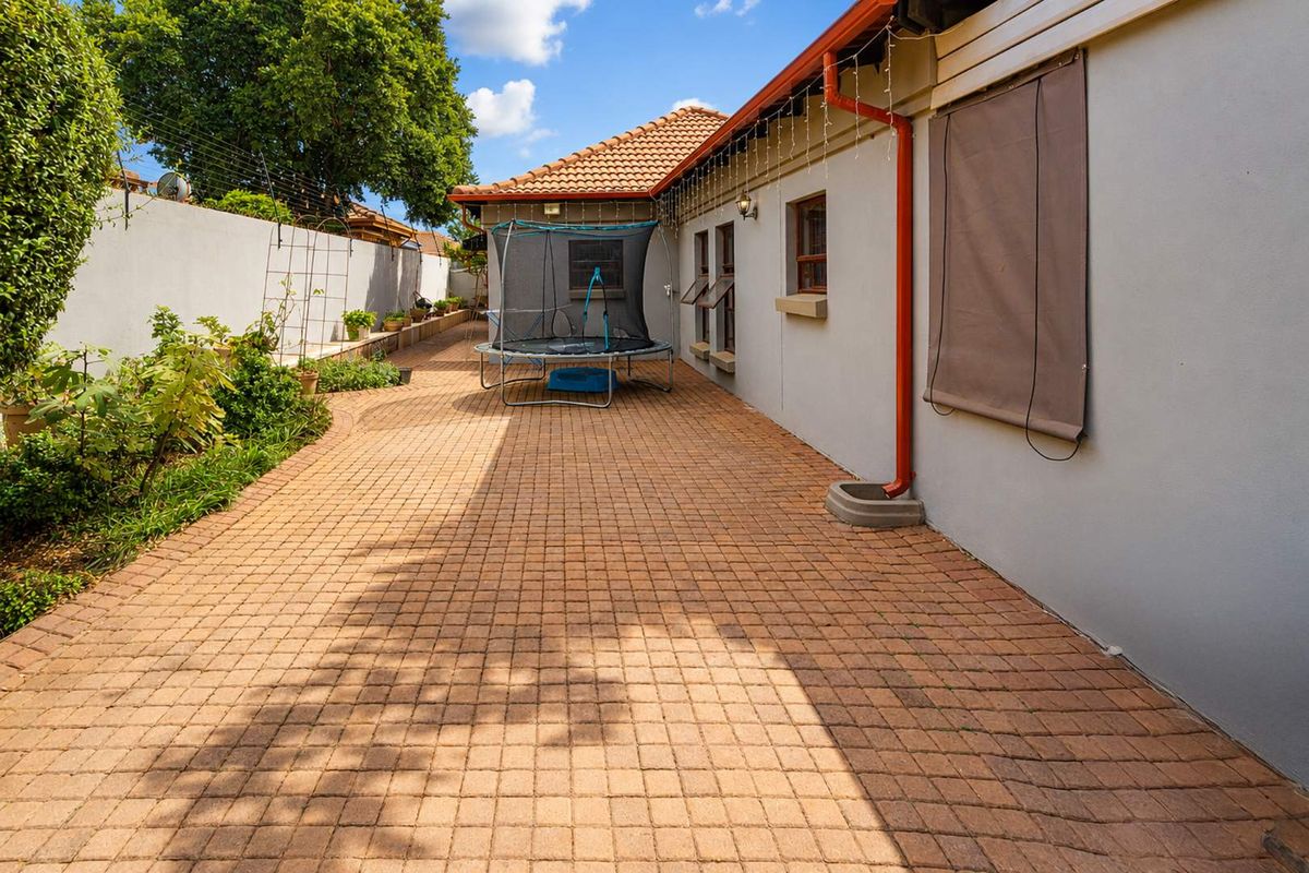 Eden Park Gem: Largest Stand in Secure Gated Community! - Photo 5