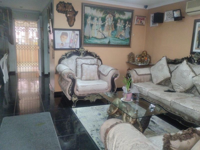 Stunning 3 bed Simplex for sale - Photo 7