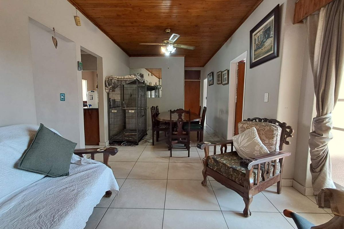 3 Bed, 2 bath House, East Lynne - Photo 4