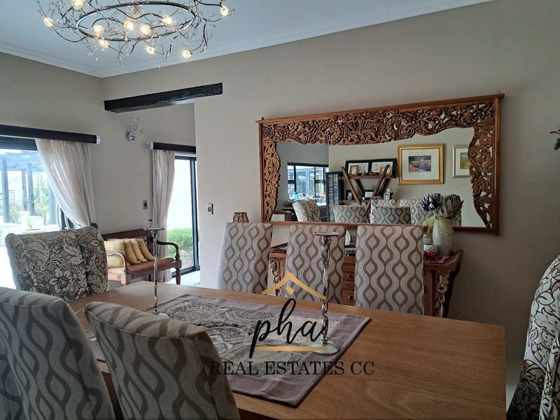 Entertainer’s DREAM!!! Immaculate 3 bedroom family home with swimming pool for sale in Walvis Bay - Photo 5