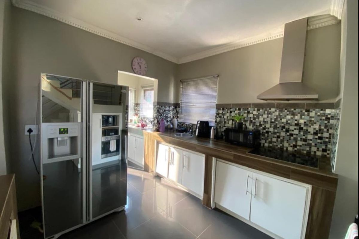 luxurious 6 bedrooms home for sale in Theresapark - Photo 3