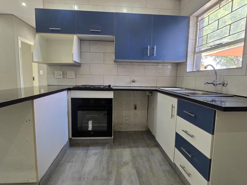 2 Bedroom Townhouse for Rent New Redruth Alberton - Photo 2