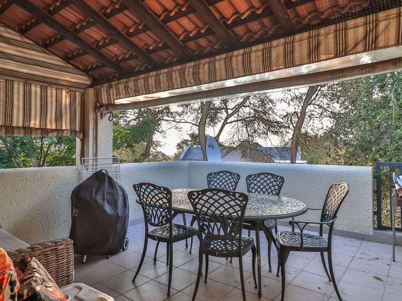 Two bedroom loft apartment in Bryanston - Photo 2